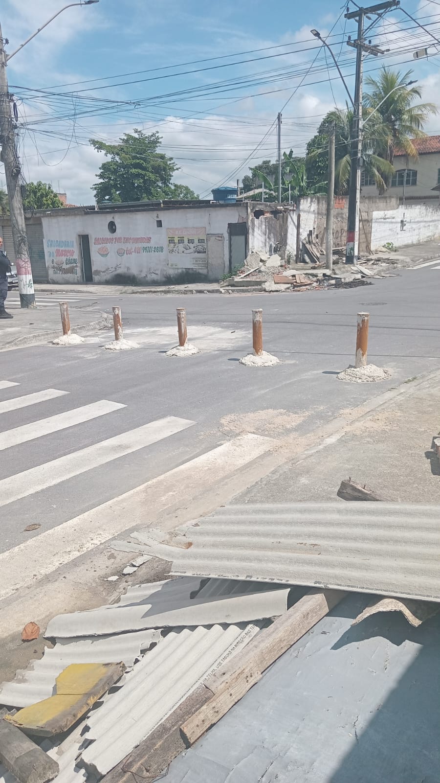 7º BPM retira 12 toneladas de barricadas em São Gonçalo, com ajuda do Disque Denúncia